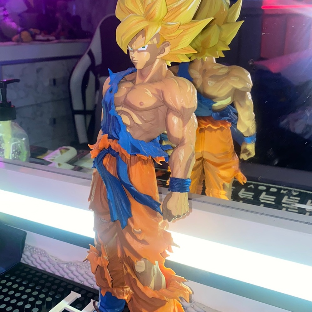 Goku DBZ anime manga statue